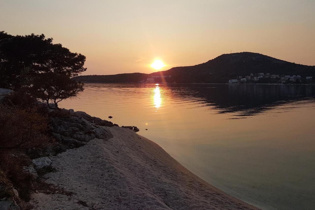 Apartments And Rooms By The Sea Slano, Dubrovnik - 8737 Eksteriør billede